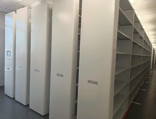 Стеллажи с электроприводом