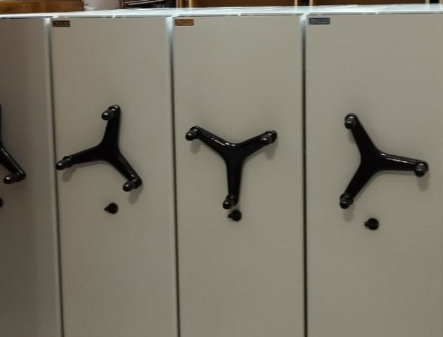 мобильные стеллажи для загс