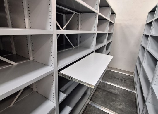 Выдвижные полки